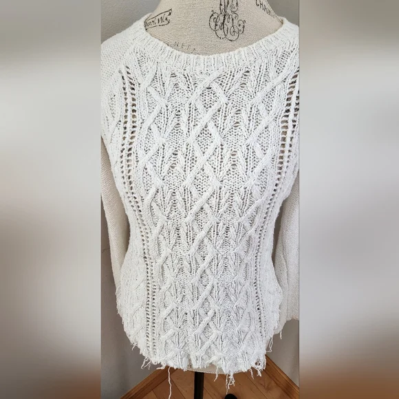KAISELY women's white distressed hem sweater in S - Picture 5 of 7